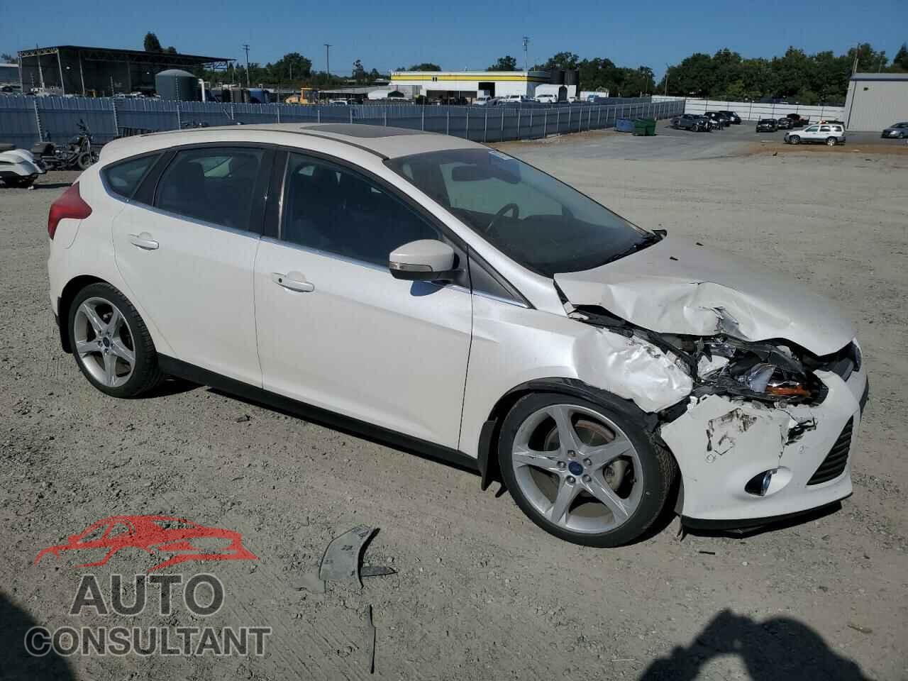 FORD FOCUS 2012 - 1FAHP3N22CL120370