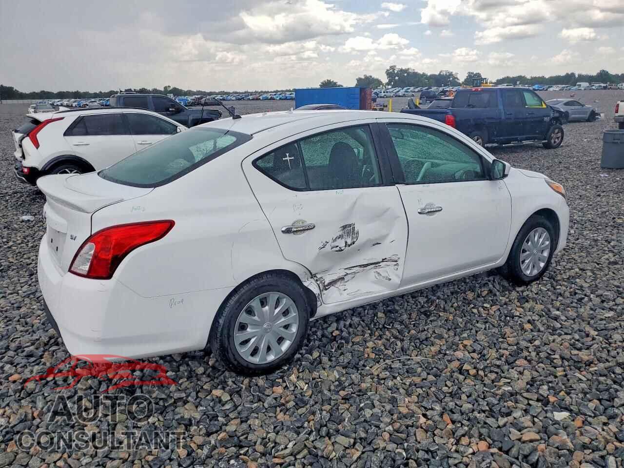 NISSAN VERSA 2019 - 3N1CN7AP3KL868683