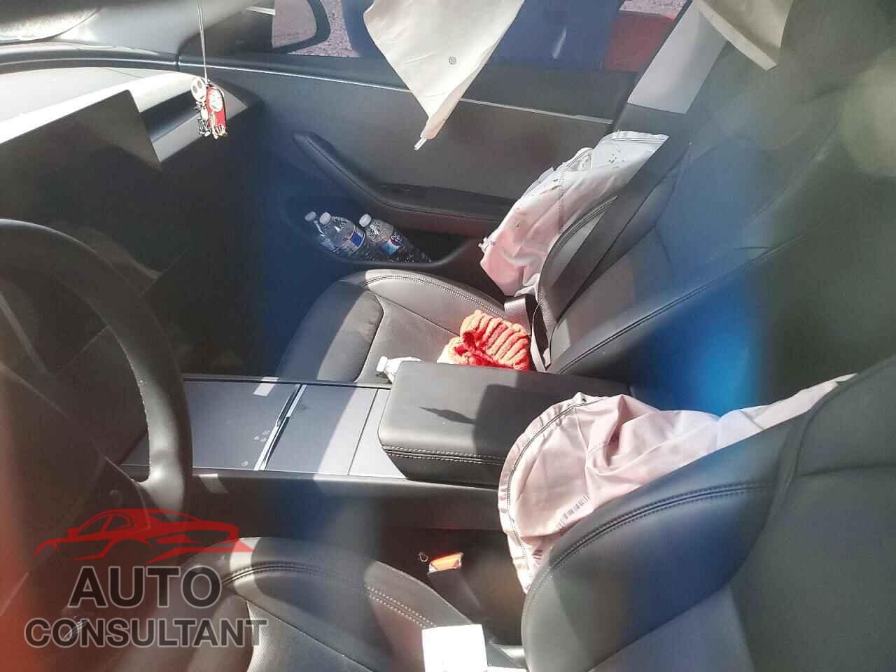 TESLA MODEL 3 2025 - 5YJ3E1EA4SF012985