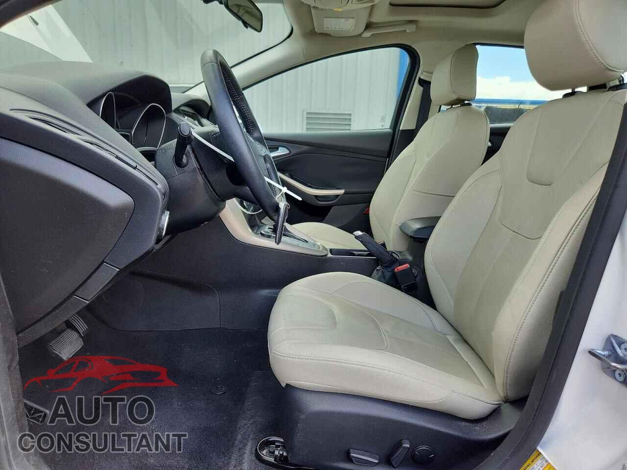 FORD FOCUS 2017 - 1FADP3J27HL269871