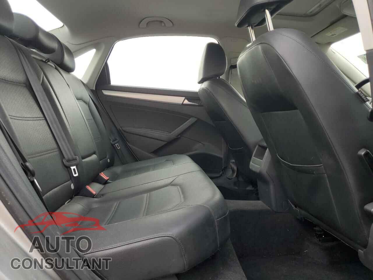 VOLKSWAGEN PASSAT 2012 - 1VWBN7A30CC041045