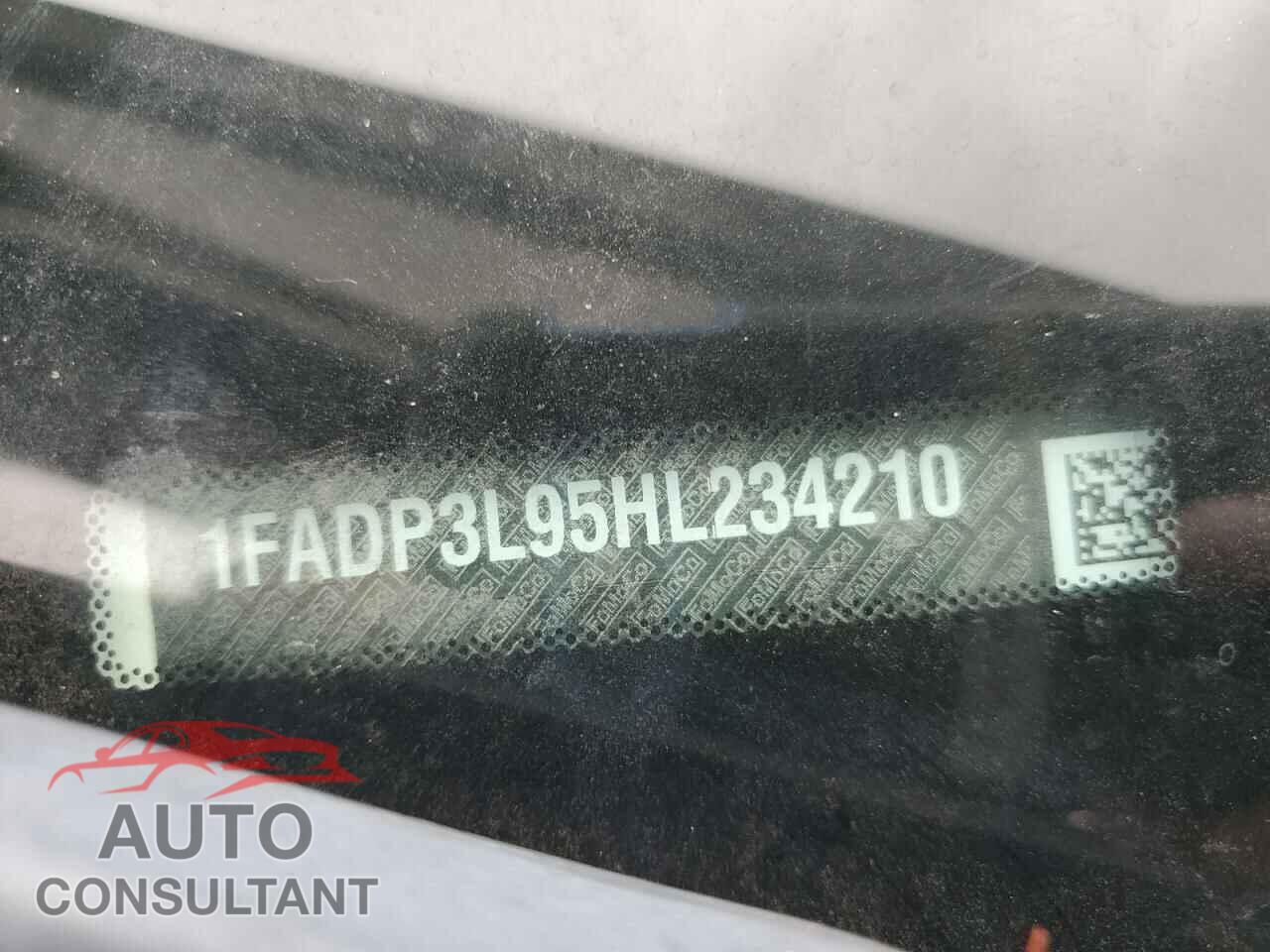 FORD FOCUS 2017 - 1FADP3L95HL234210