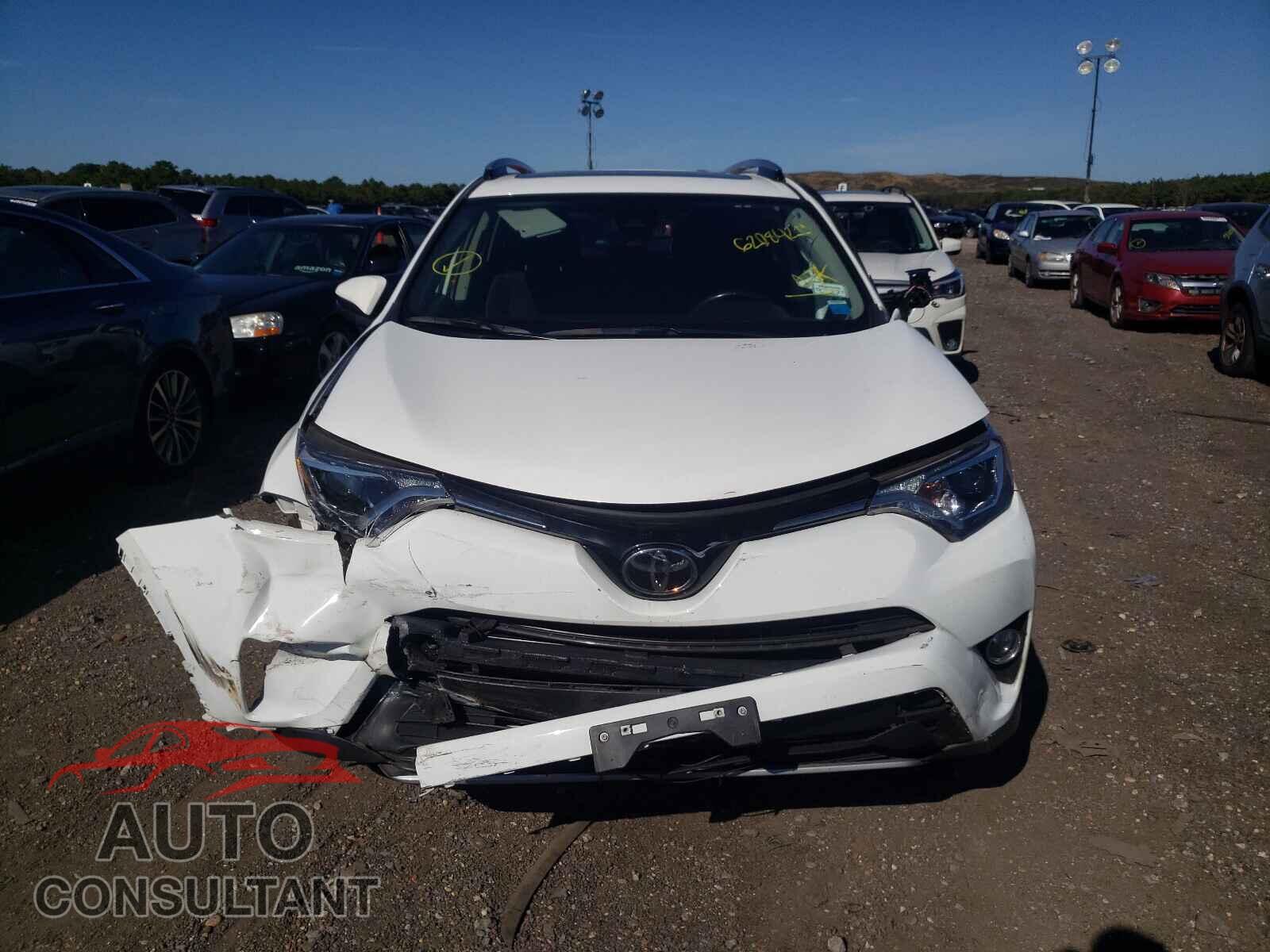 TOYOTA RAV4 2018 - JTMRFREV2JD227098