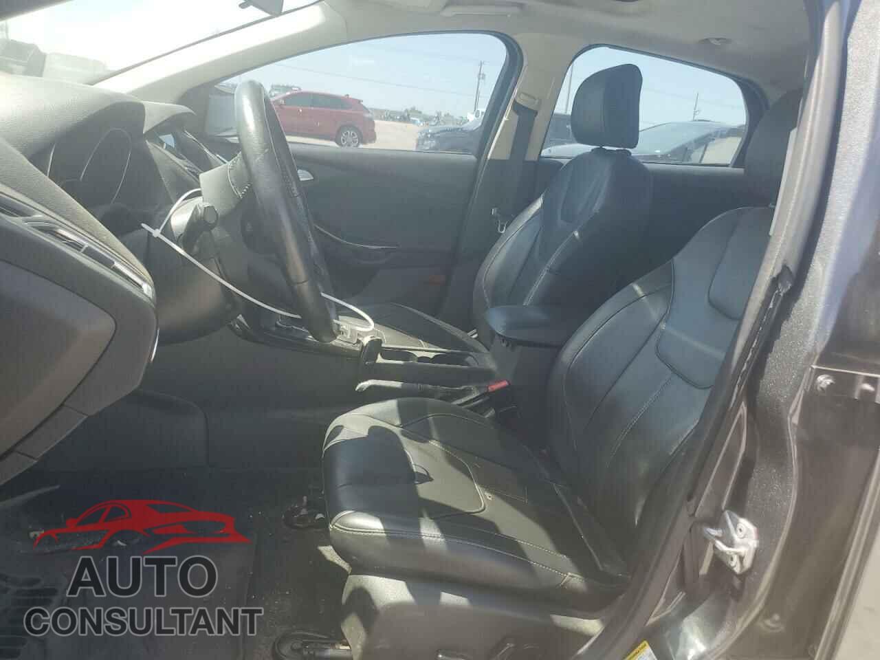FORD FOCUS 2017 - 1FADP3J28HL347655