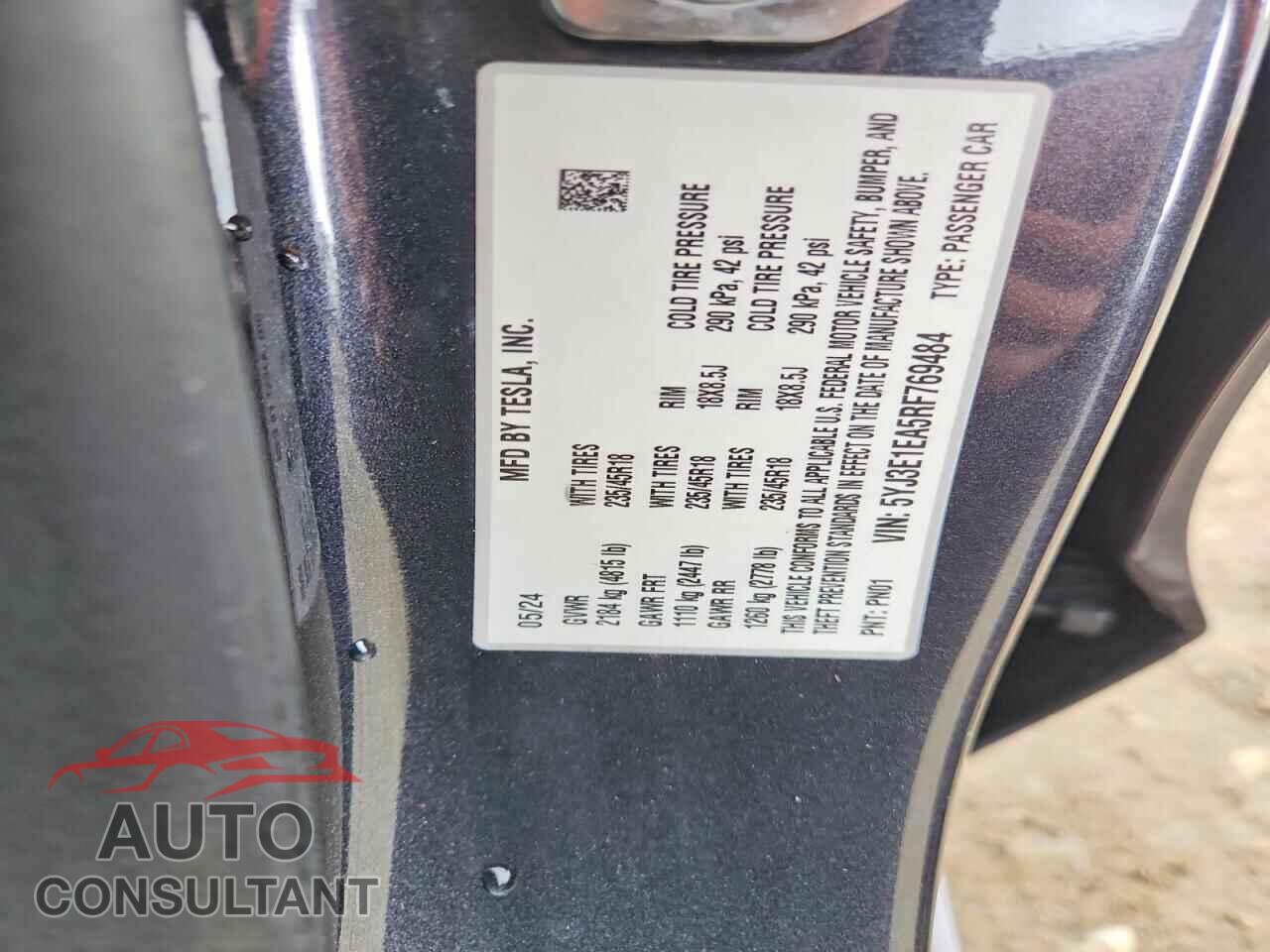 TESLA MODEL 3 2024 - 5YJ3E1EA5RF769484