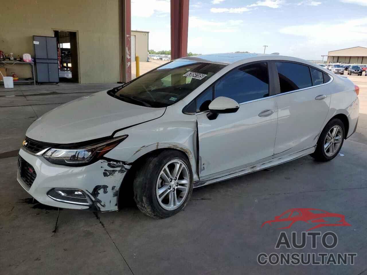 CHEVROLET CRUZE 2018 - 1G1BE5SM4J7136835