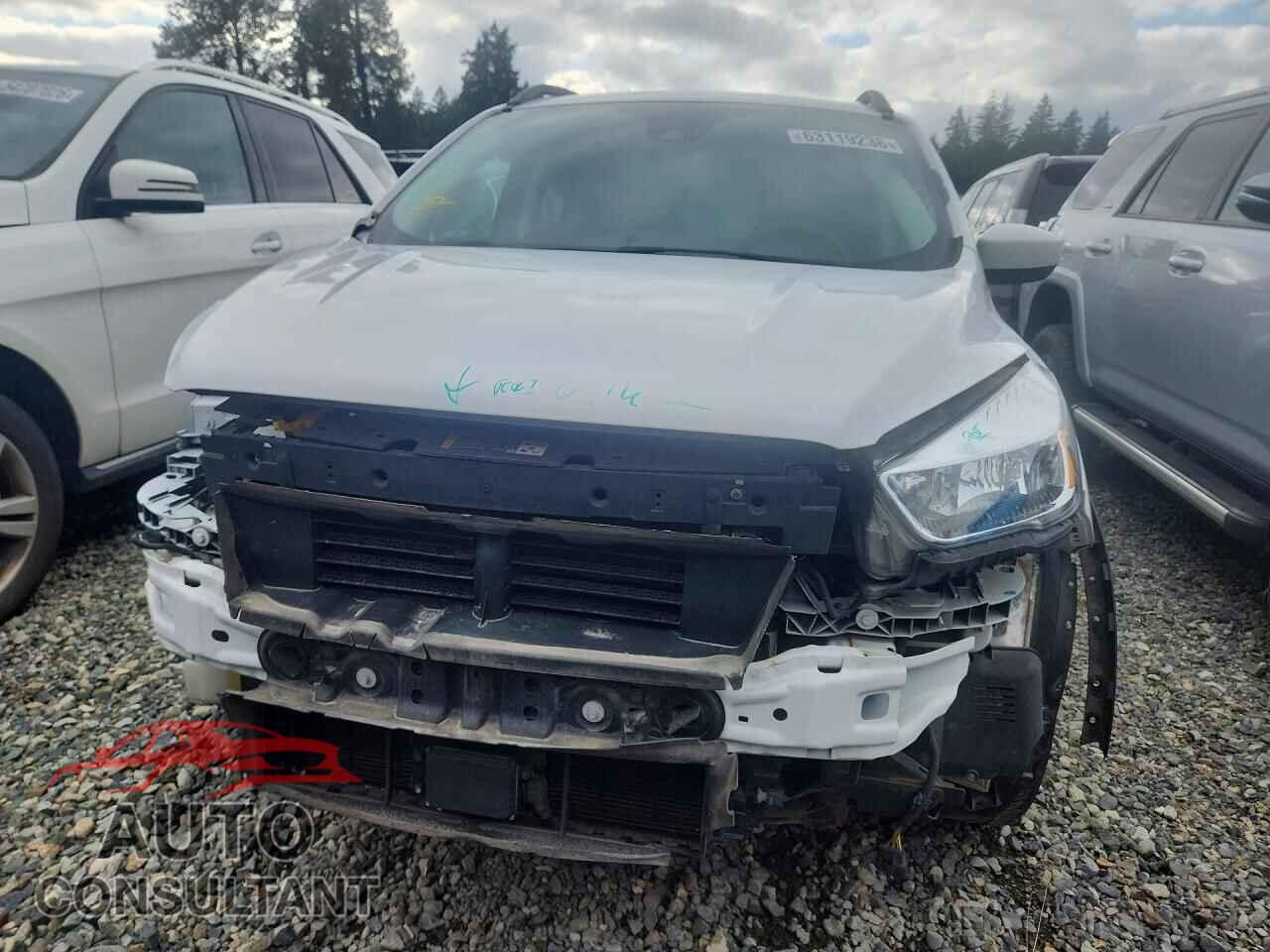 FORD ESCAPE 2018 - 1FMCU9GD2JUB69814