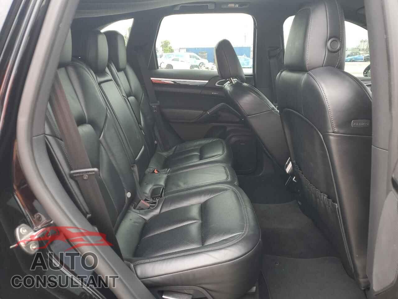 PORSCHE CAYENNE 2018 - WP1AA2A21JKA00610