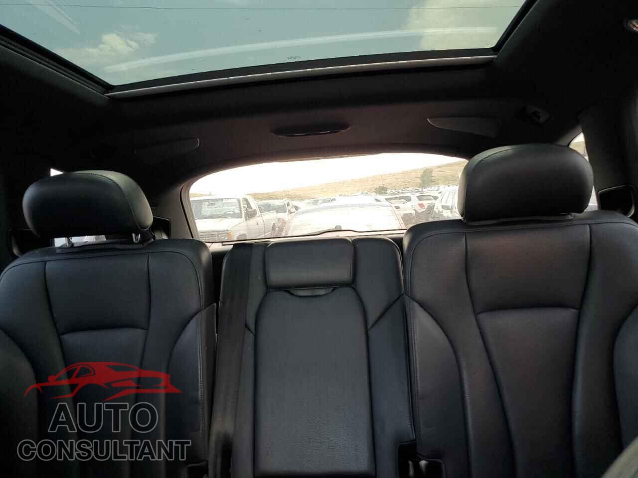 AUDI Q7 2018 - WA1VAAF76JD006337