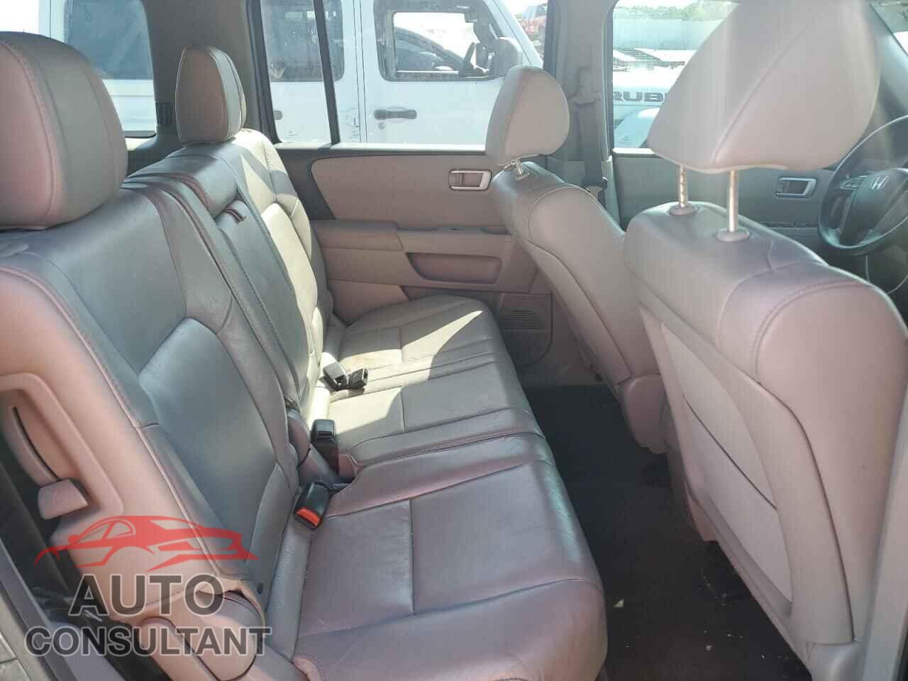 HONDA PILOT 2013 - 5FNYF4H59DB001275