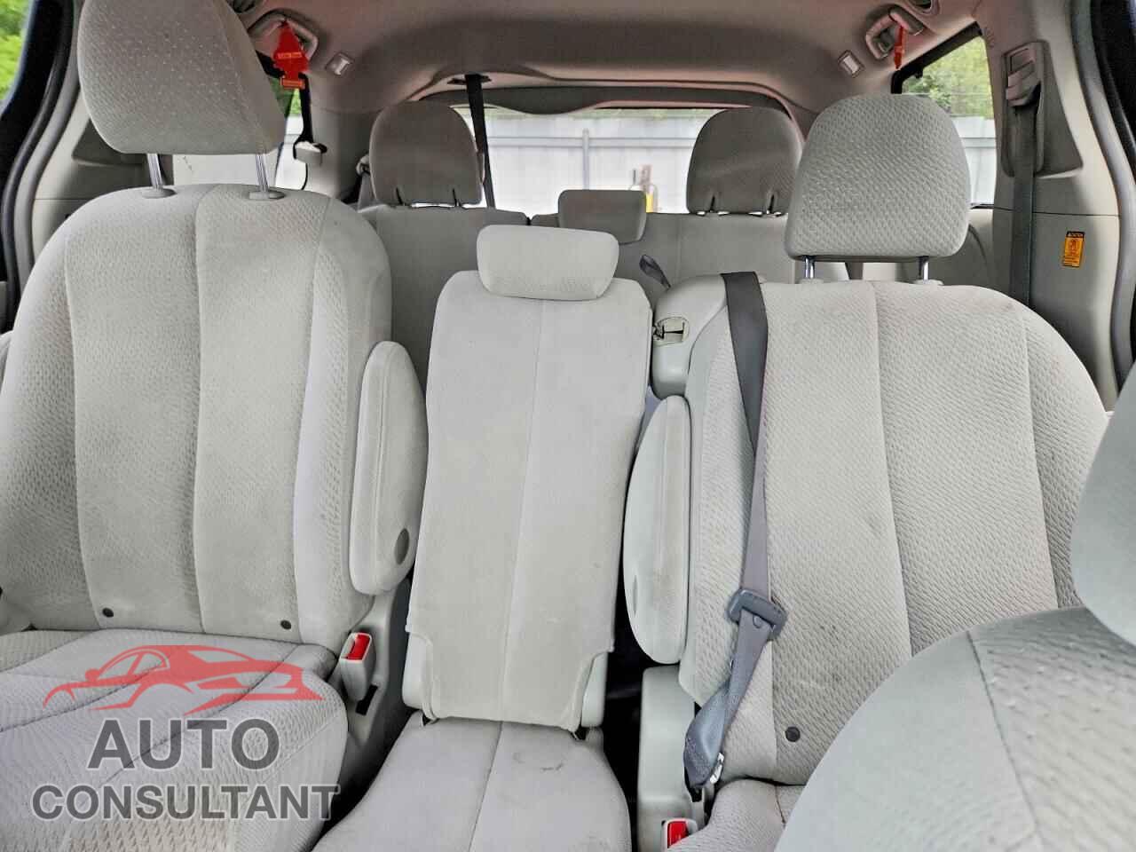 TOYOTA SIENNA 2011 - 5TDKK3DC2BS049676