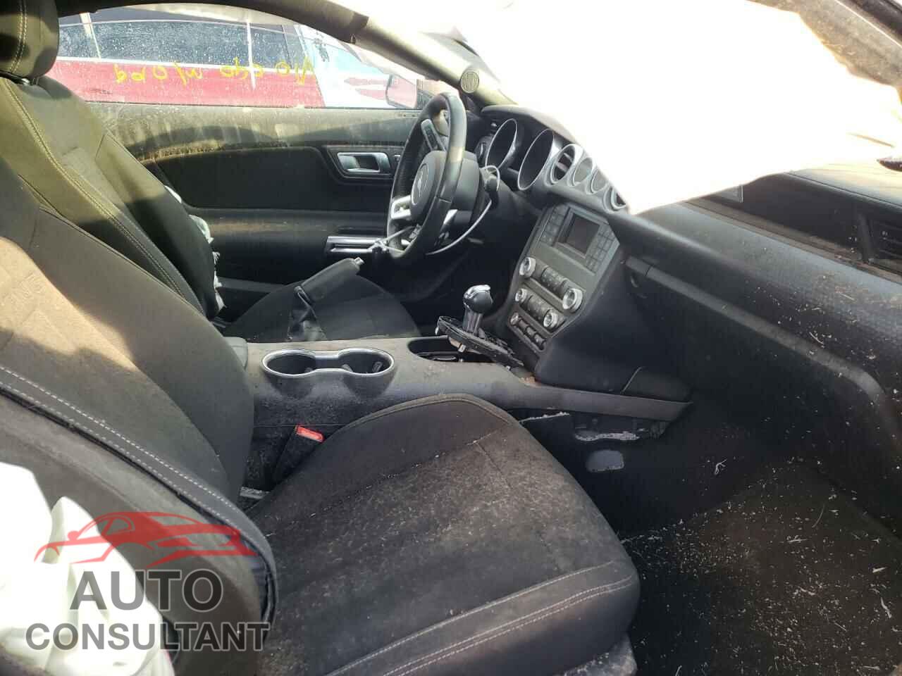 FORD MUSTANG 2019 - 1FA6P8CF1K5175132
