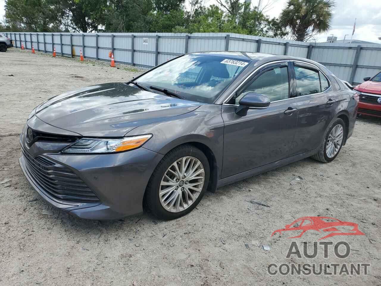 TOYOTA CAMRY 2018 - 4T1B11HK5JU087188