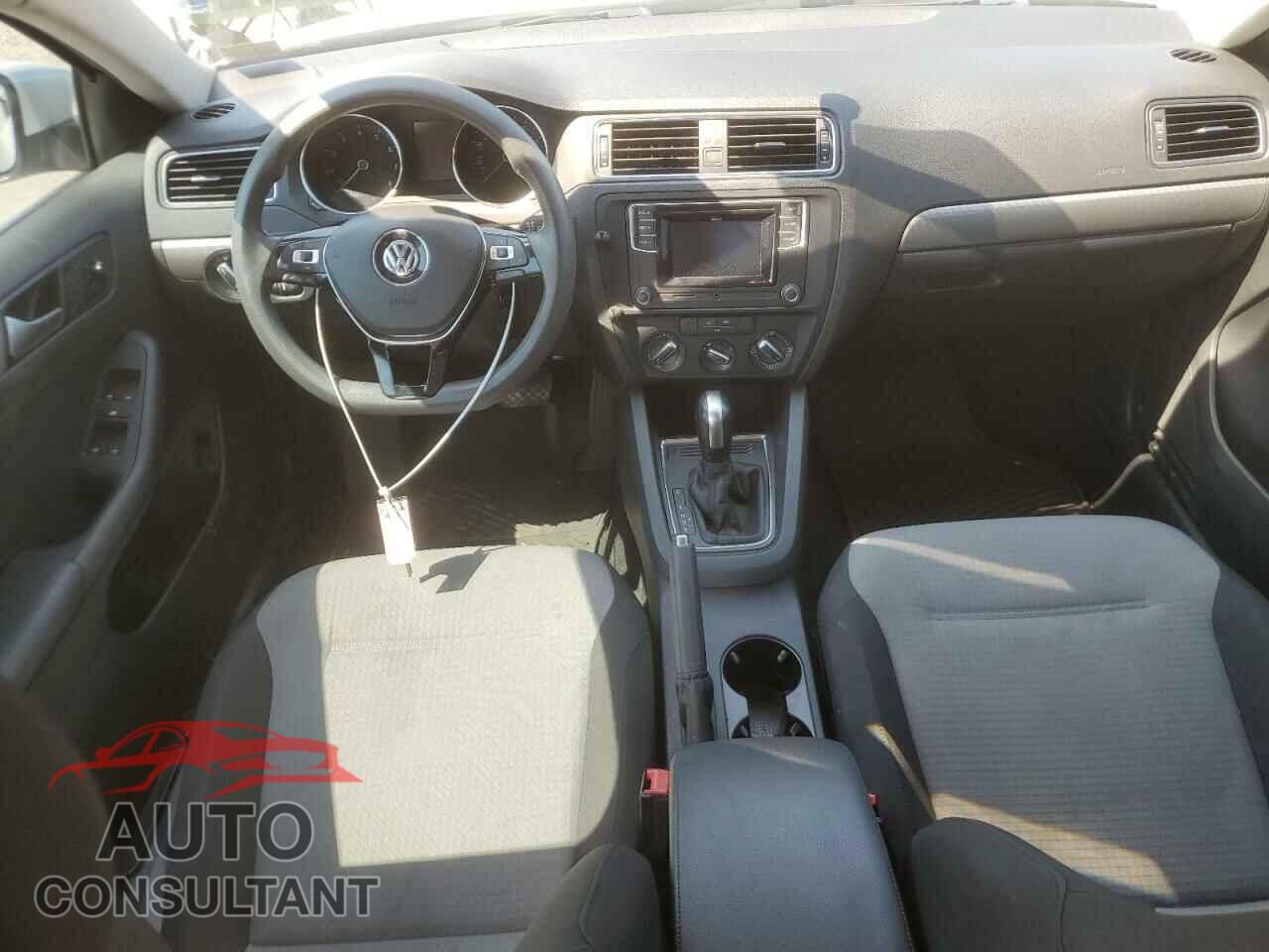 VOLKSWAGEN JETTA 2017 - 3VW2B7AJ6HM324417