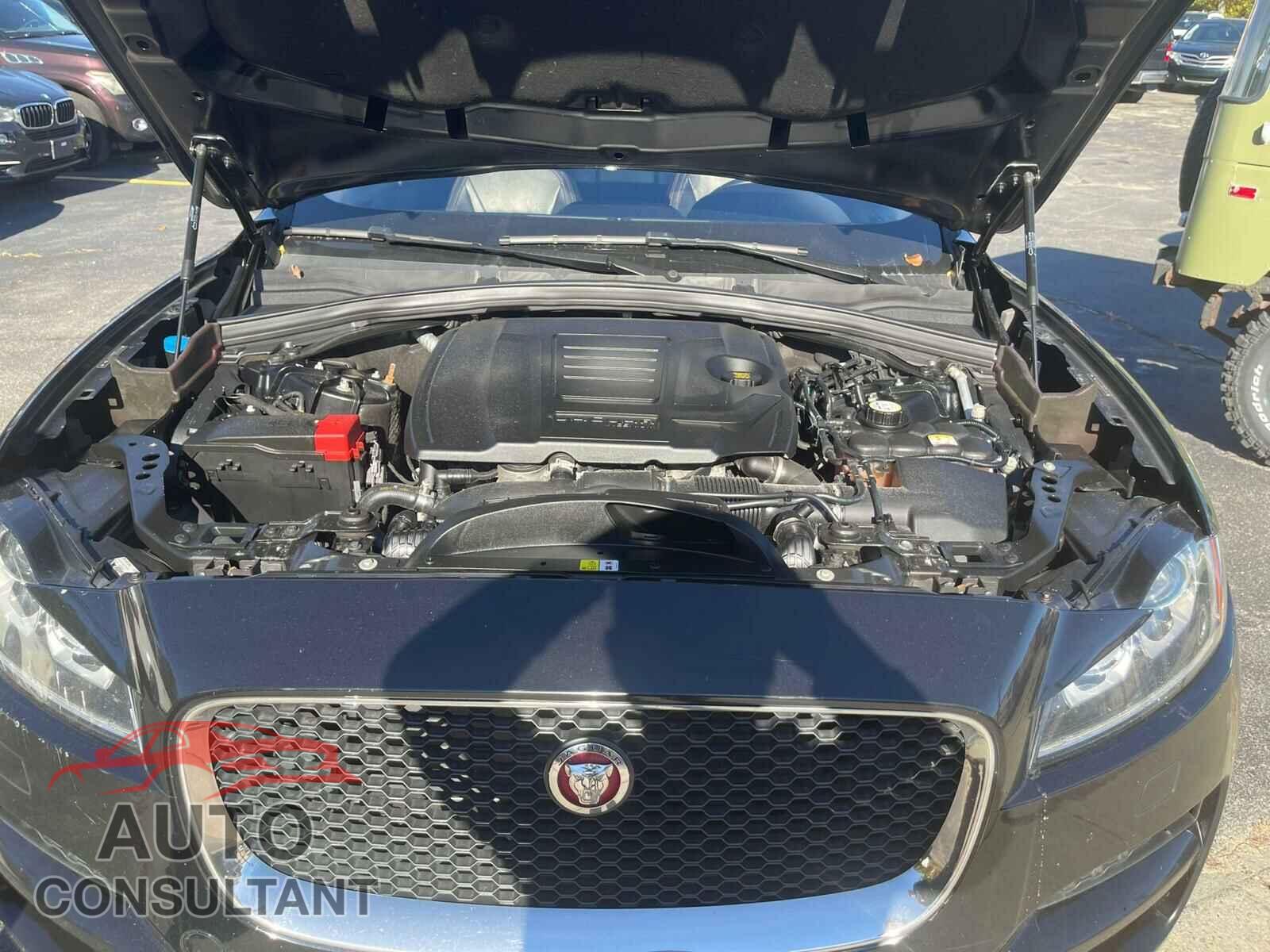 JAGUAR F-PACE 2018 - SADCK2FX8JA276191
