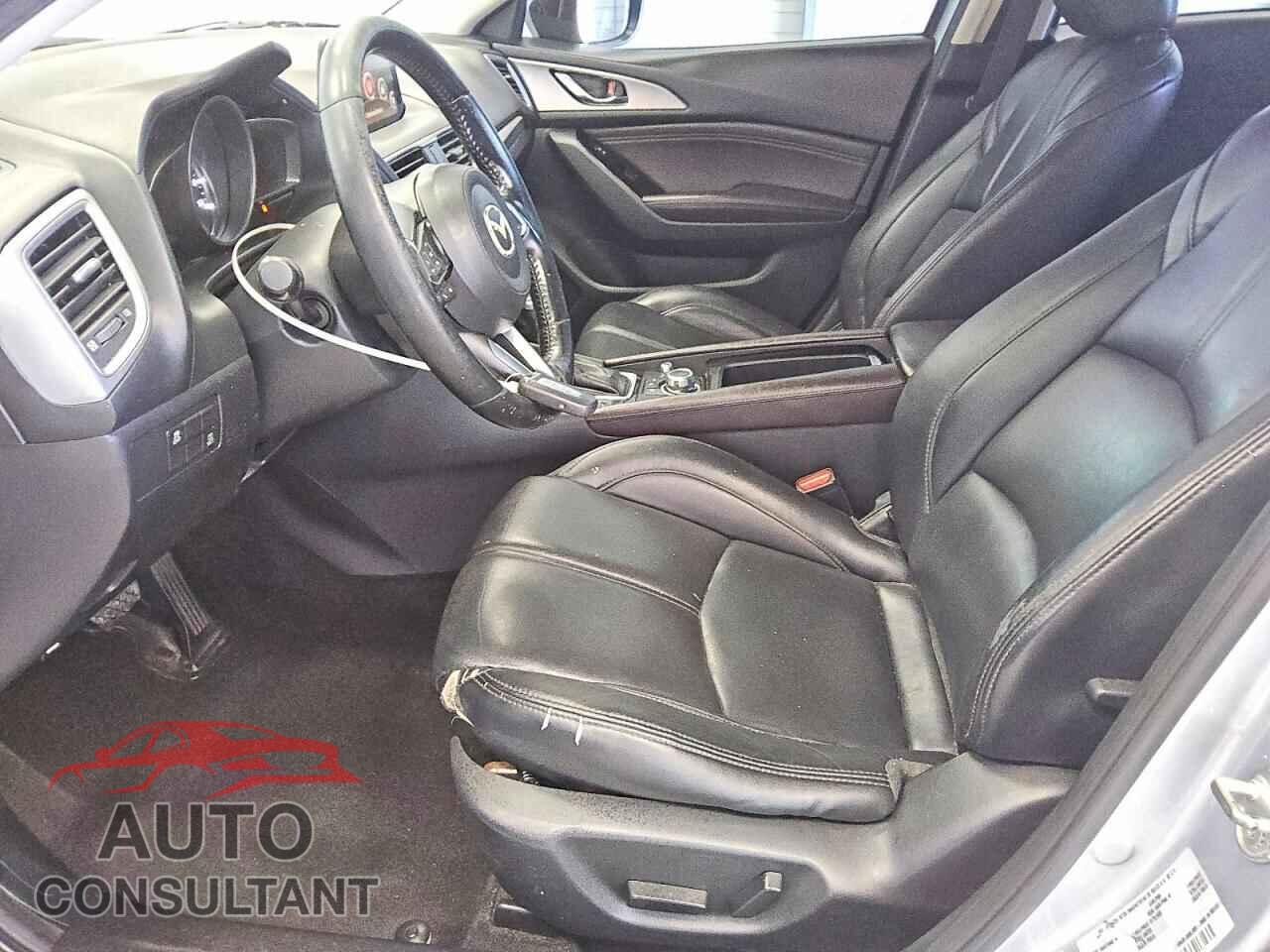 MAZDA 3 2018 - 3MZBN1L36JM210541
