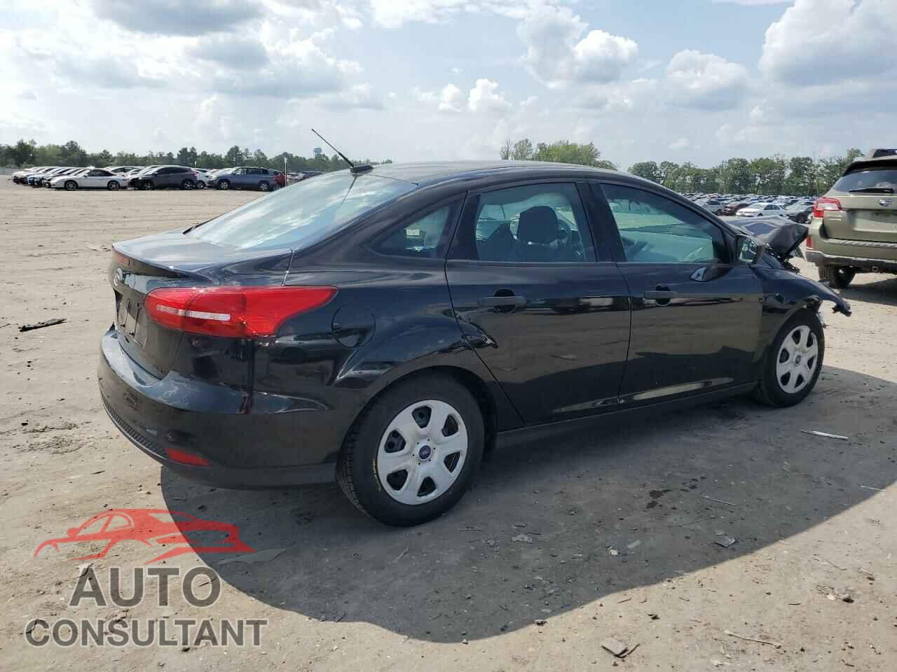 FORD FOCUS 2018 - 1FADP3E28JL227497