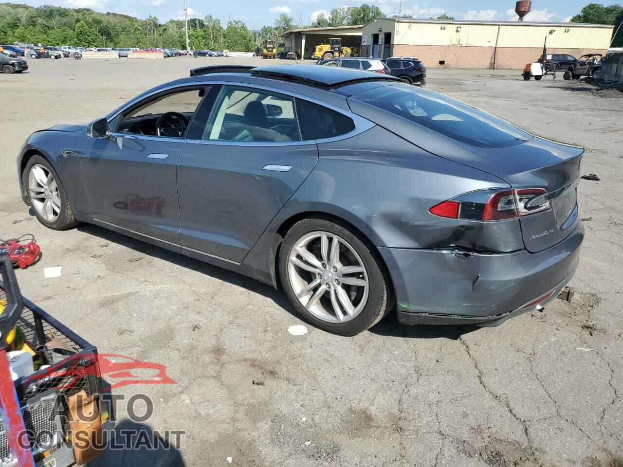 TESLA MODEL S 2013 - 5YJSA1CN5DFP08769
