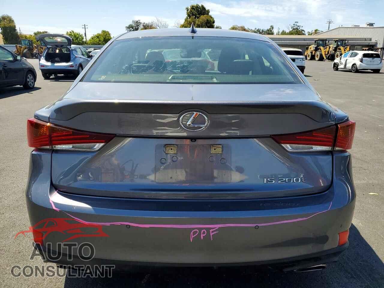 LEXUS IS 2017 - JTHBA1D28H5059379