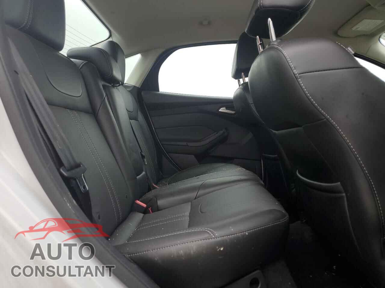 FORD FOCUS 2014 - 1FADP3F27EL141392