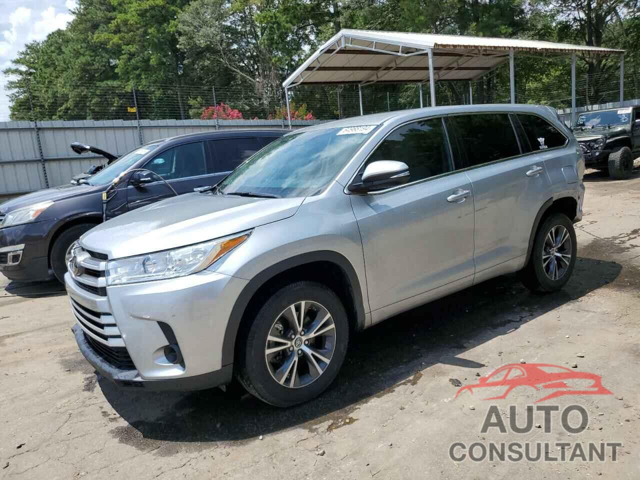 TOYOTA HIGHLANDER 2018 - 5TDZARFH1JS040205