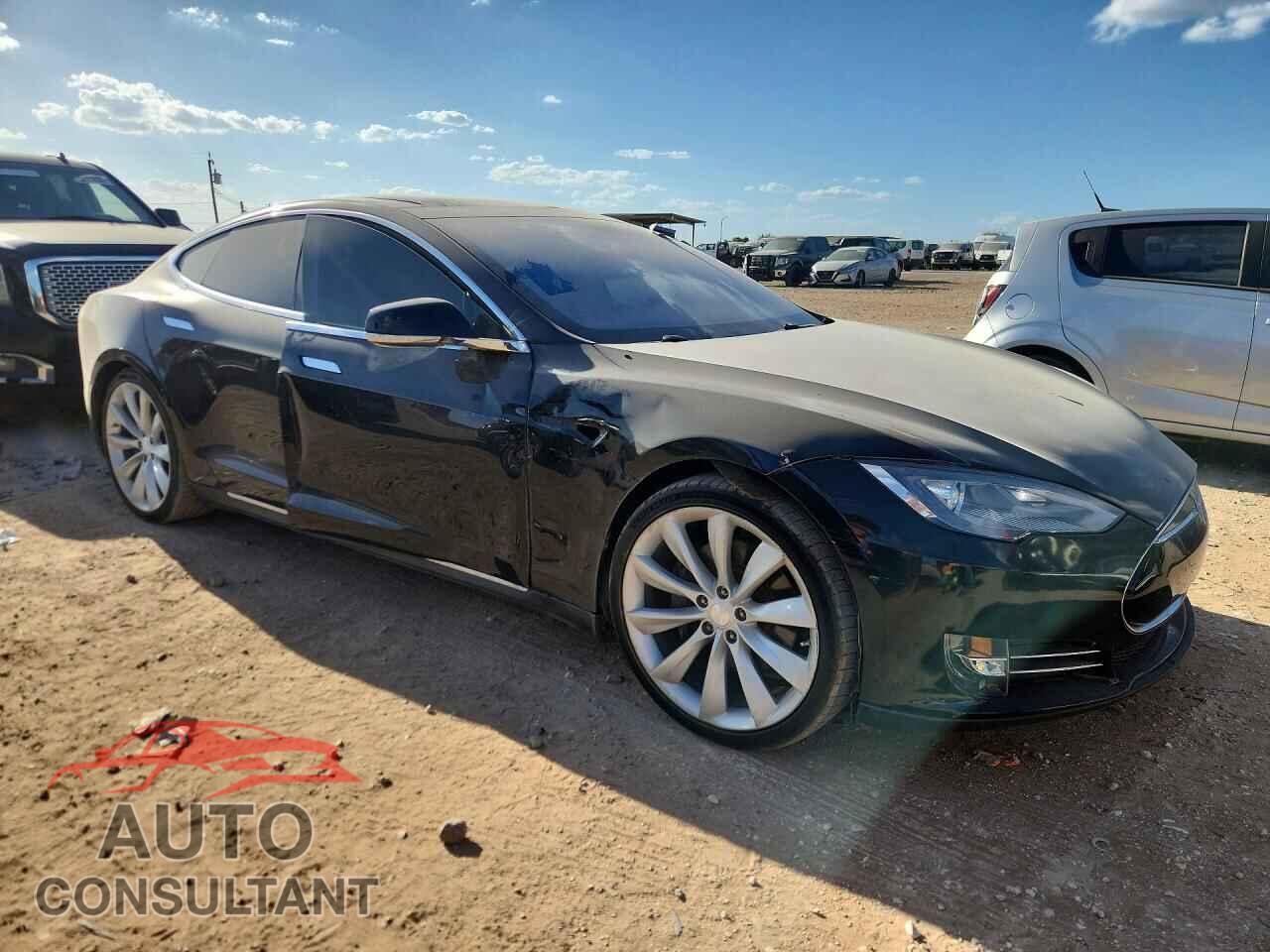 TESLA MODEL S 2013 - 5YJSA1DP2DFP11600