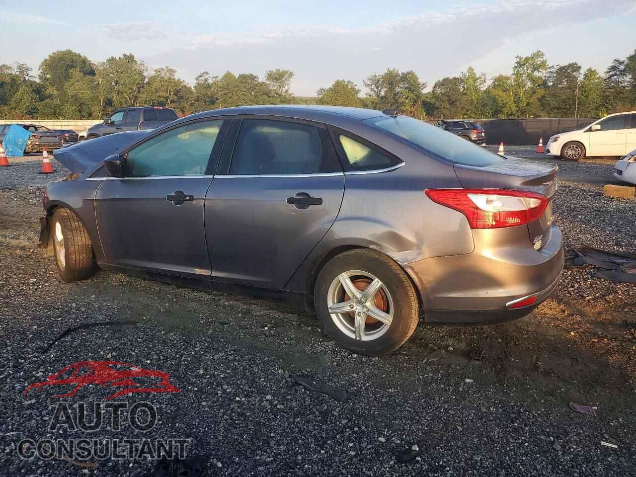 FORD FOCUS 2013 - 1FADP3E2XDL369094