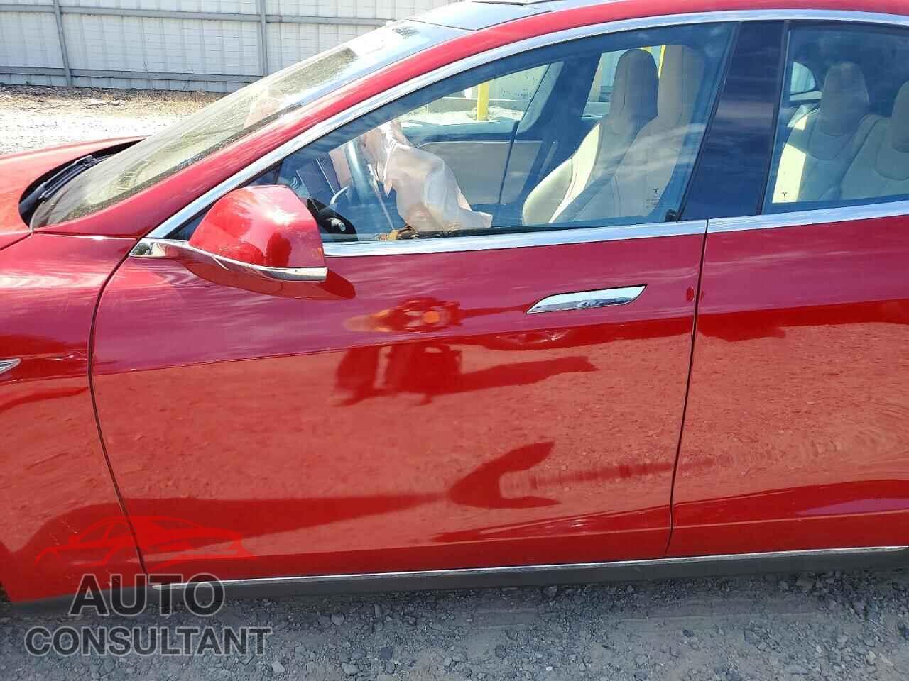 TESLA MODEL S 2015 - 5YJSA1E24FF109271