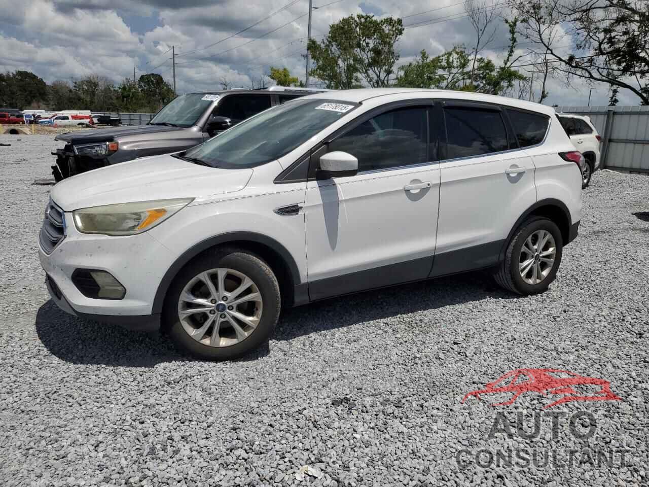 FORD ESCAPE 2017 - 1FMCU0GD5HUC73154