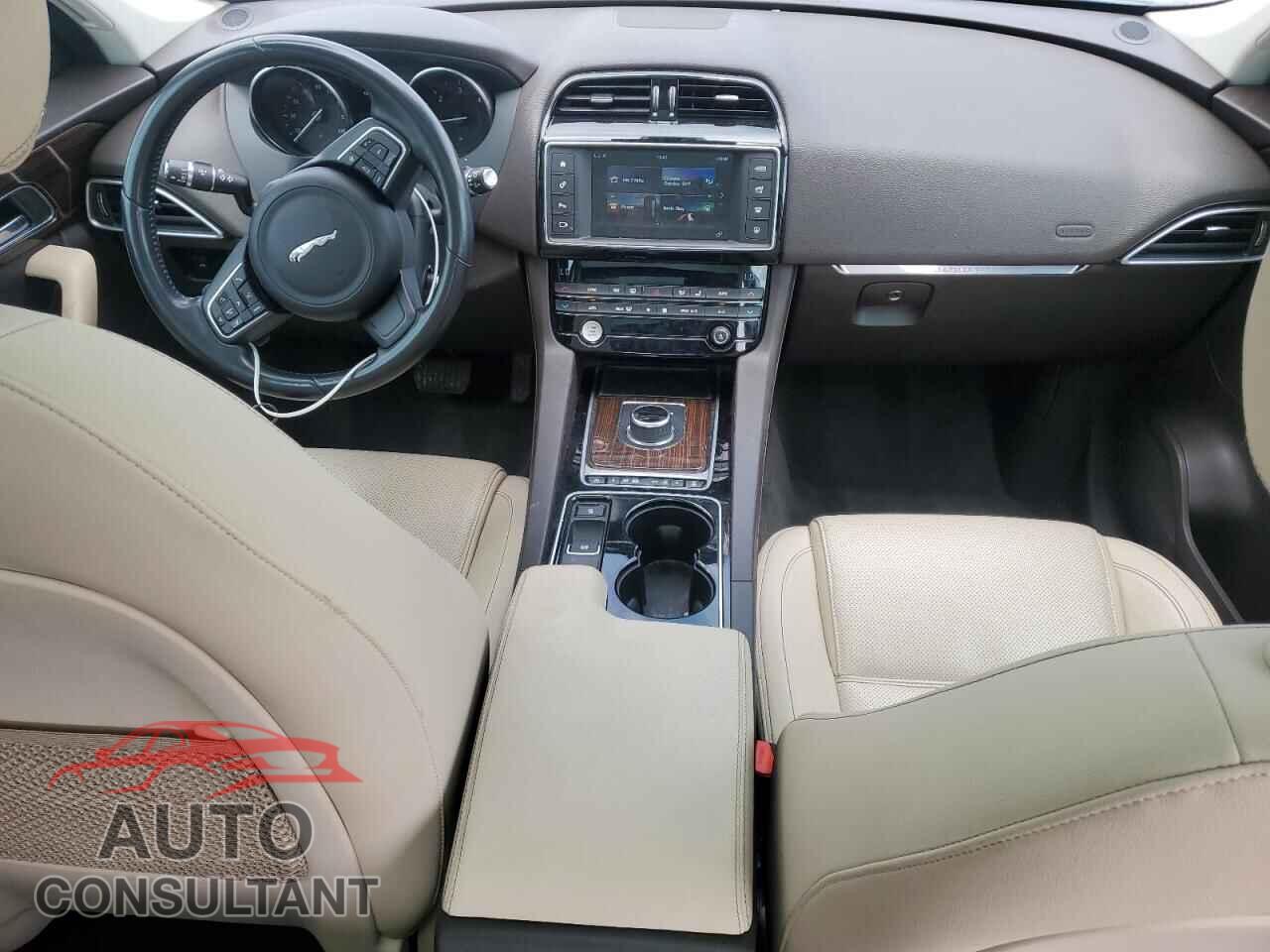 JAGUAR F-PACE 2017 - SADCK2BN7HA098322