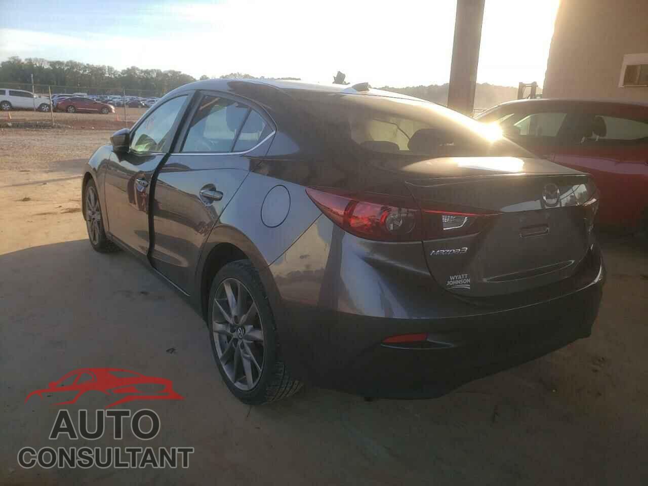 MAZDA 3 2018 - 3MZBN1V33JM240013