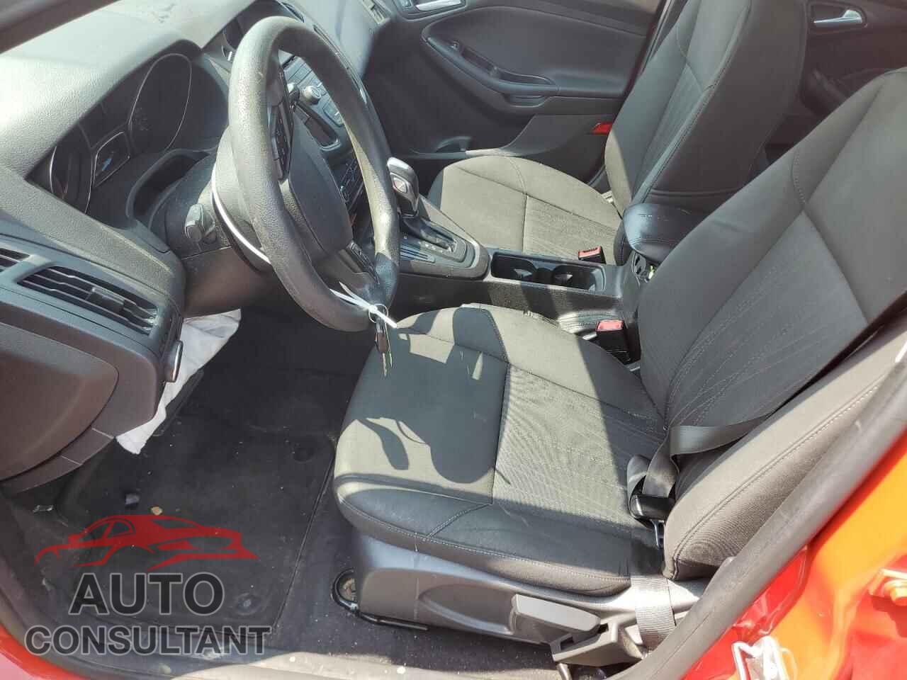 FORD FOCUS 2015 - 1FADP3F29FL371744