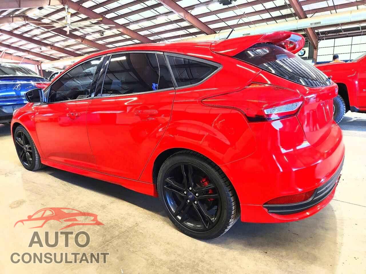 FORD FOCUS 2017 - 1FADP3L93HL218328