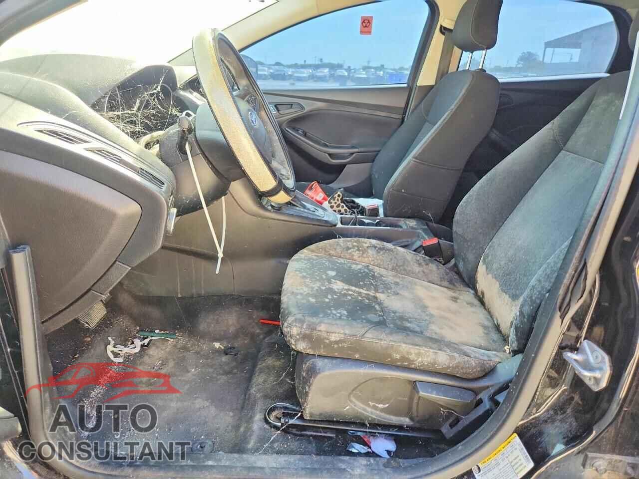 FORD FOCUS 2018 - 1FADP3E23JL259113