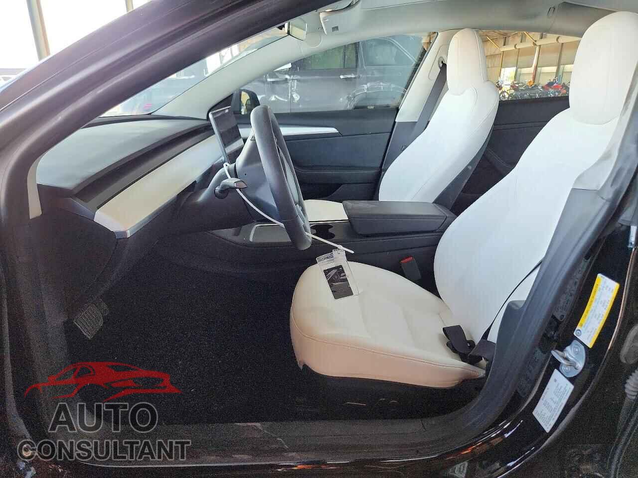 TESLA MODEL 3 2023 - 5YJ3E1EA0PF586233