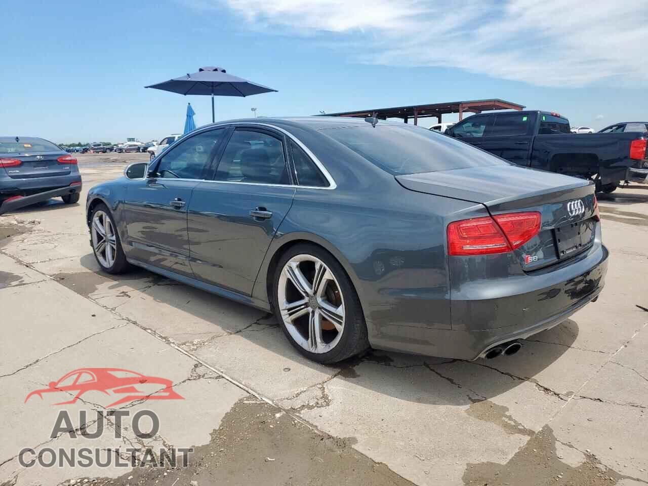 AUDI S8 2013 - WAUD2AFD8DN015511