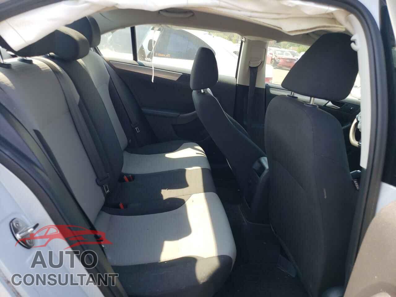 VOLKSWAGEN JETTA 2017 - 3VW2B7AJ9HM259689