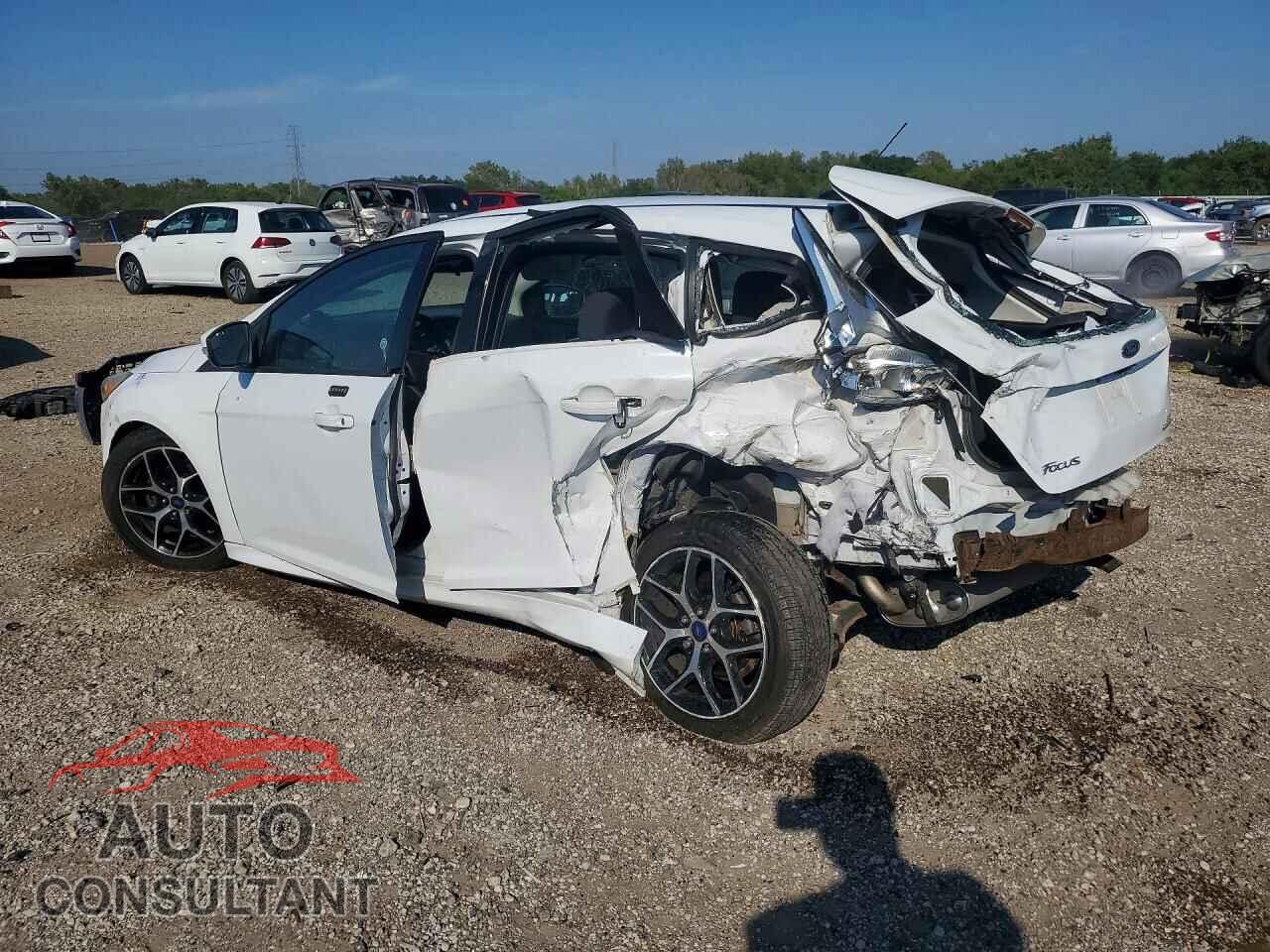 FORD FOCUS 2016 - 1FADP3K20GL368528