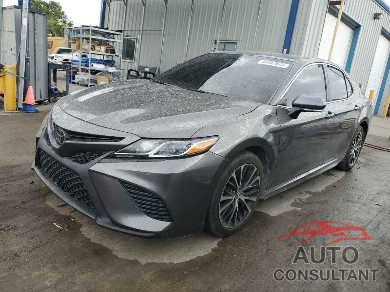 TOYOTA CAMRY 2018 - 4T1B11HK0JU041252