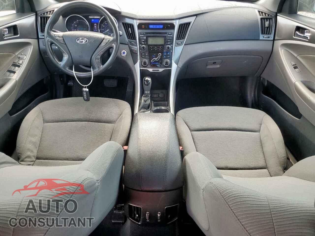HYUNDAI SONATA 2012 - KMHEC4A48CA039340