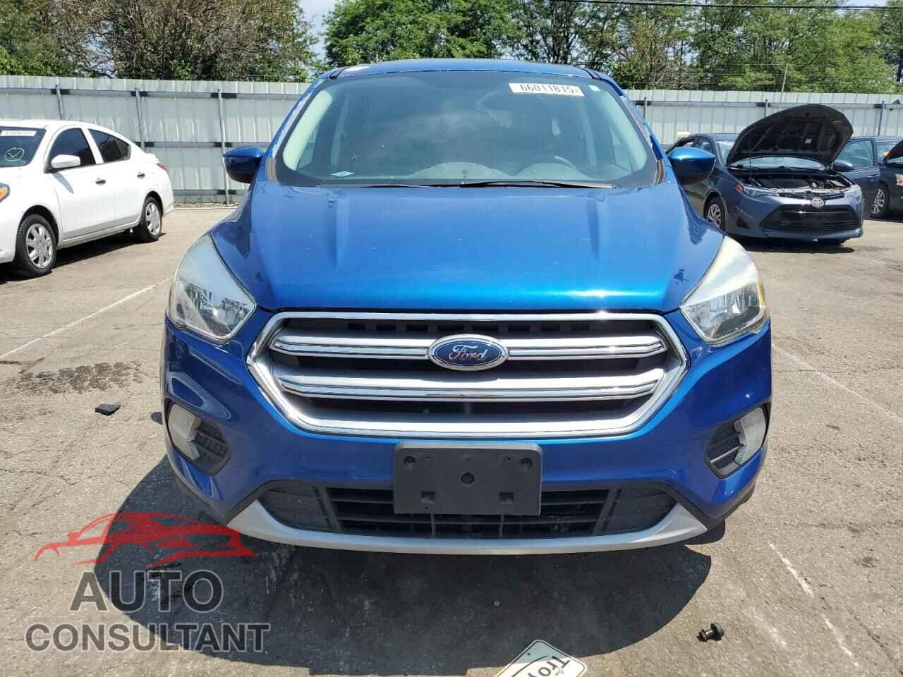 FORD ESCAPE 2017 - 1FMCU0GD5HUB40376