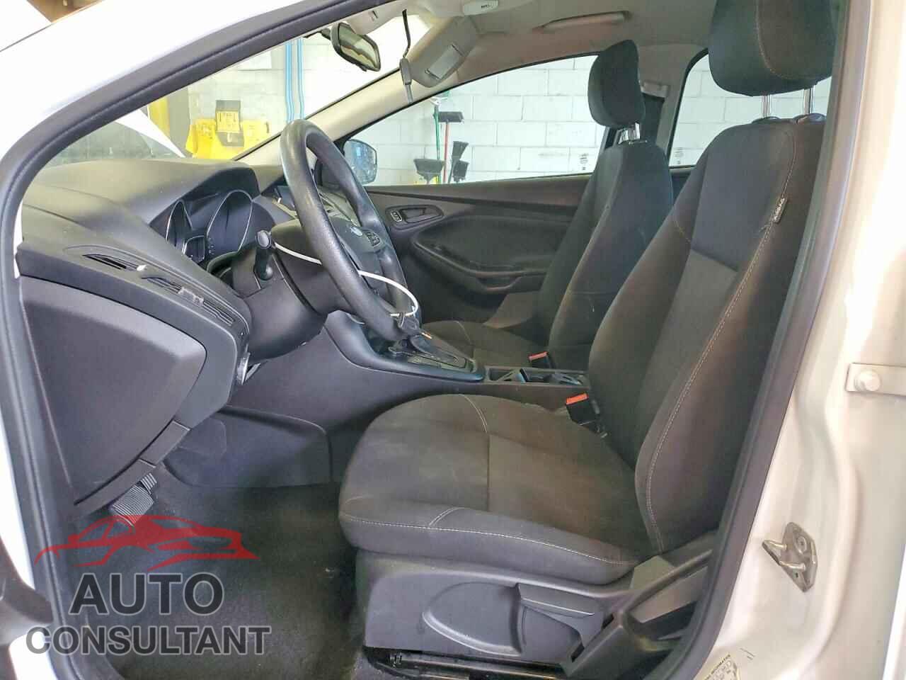 FORD FOCUS 2017 - 1FADP3E24HL263391
