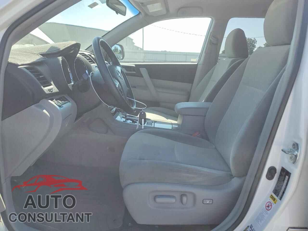TOYOTA HIGHLANDER 2013 - 5TDBK3EH8DS251760