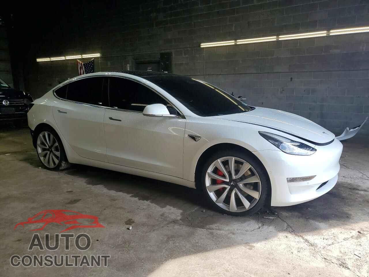 TESLA MODEL 3 2018 - 5YJ3E1EB8JF106570
