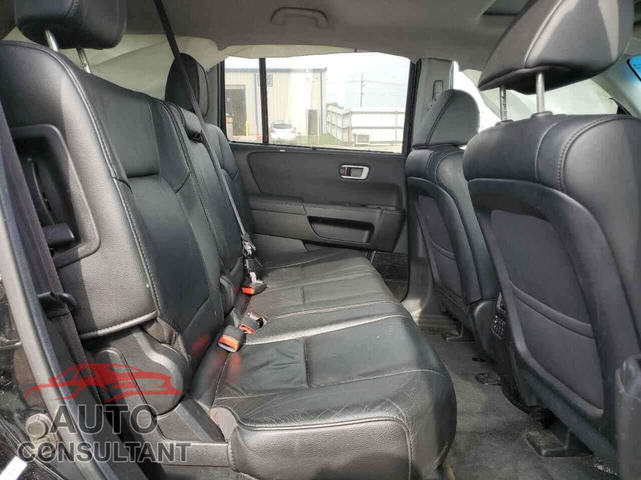 HONDA PILOT 2013 - 5FNYF4H92DB045282