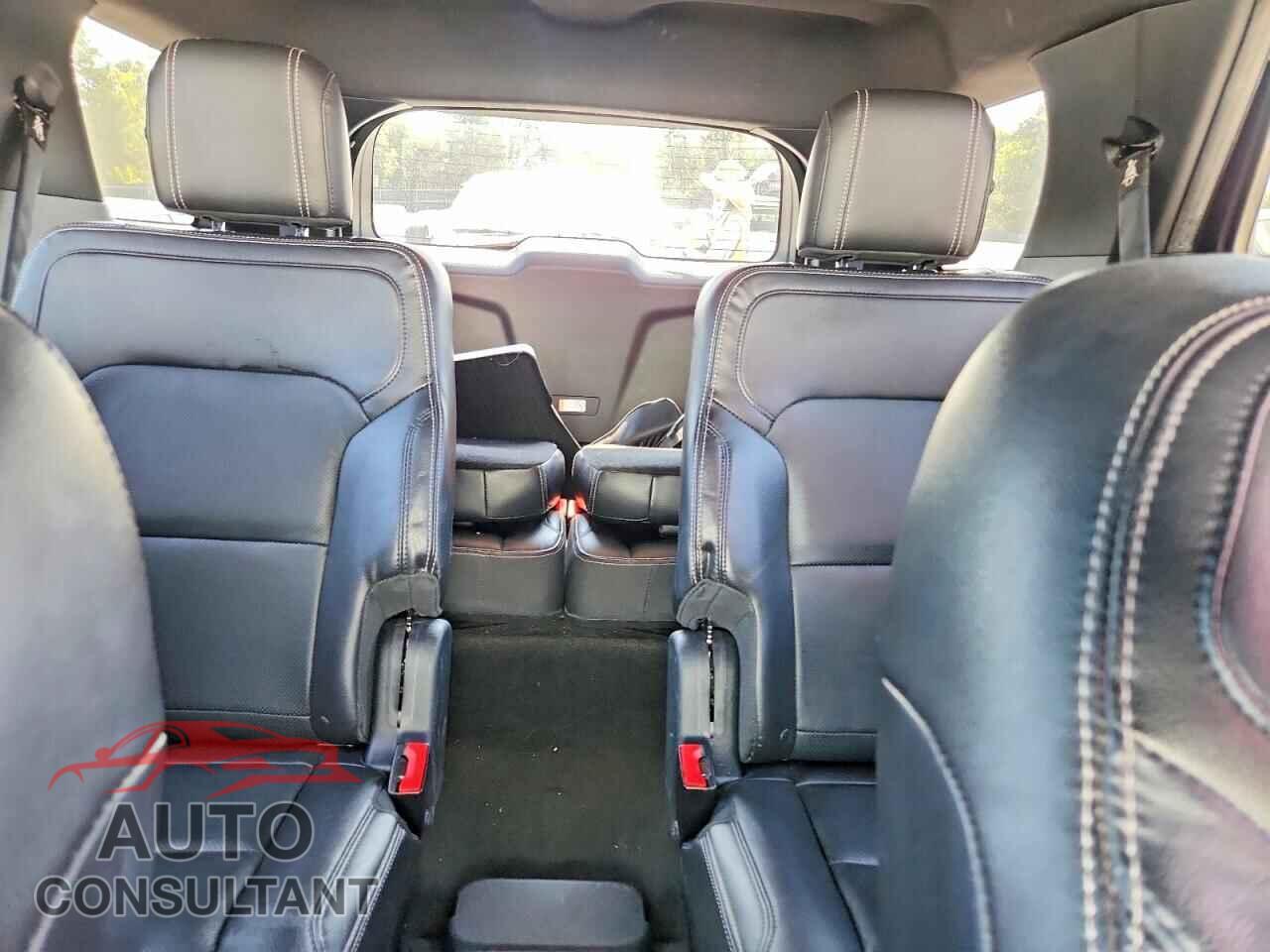 FORD EXPLORER 2018 - 1FM5K7F83JGB15220