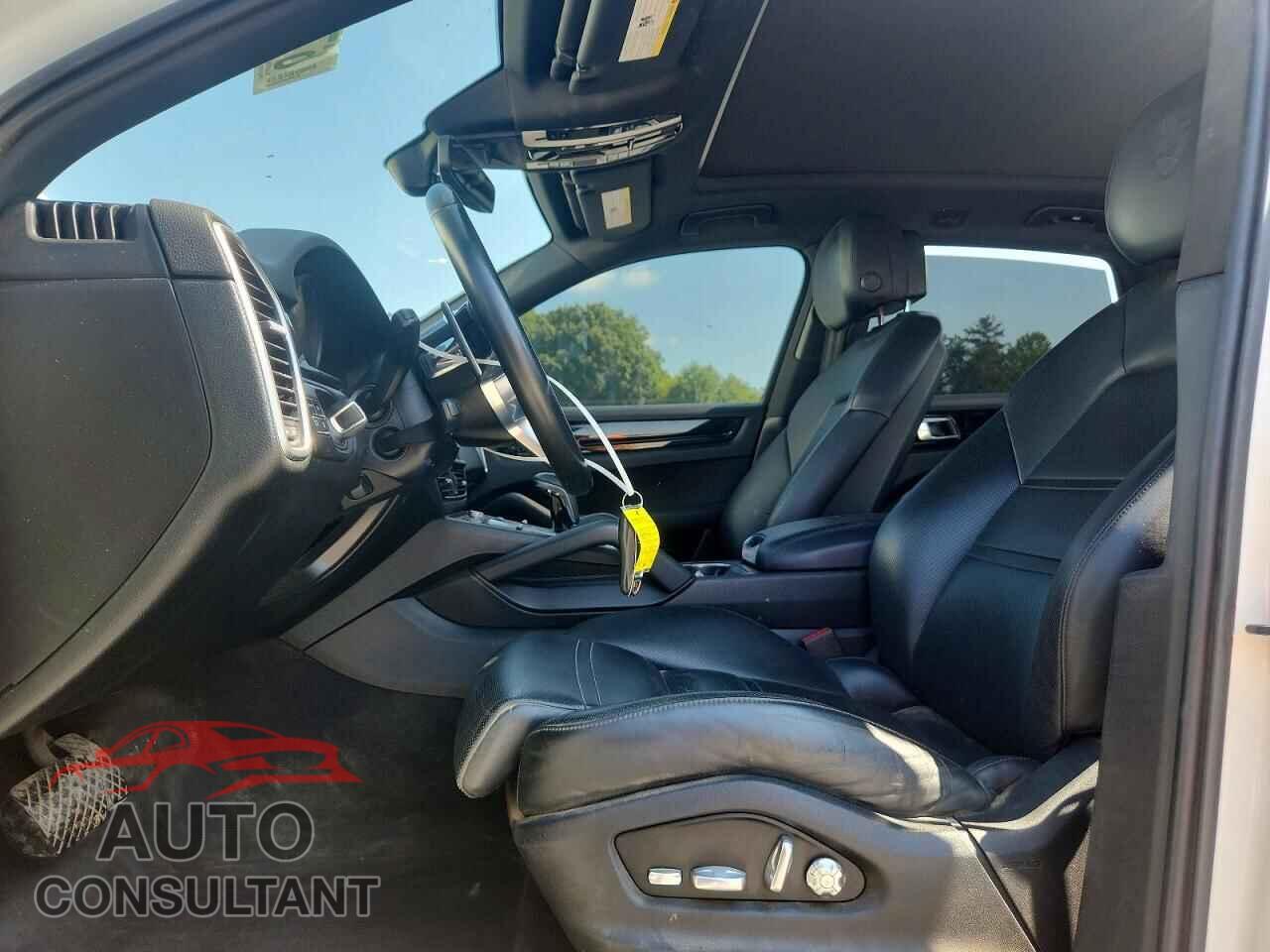 PORSCHE CAYENNE 2019 - WP1AA2AY2KDA19435