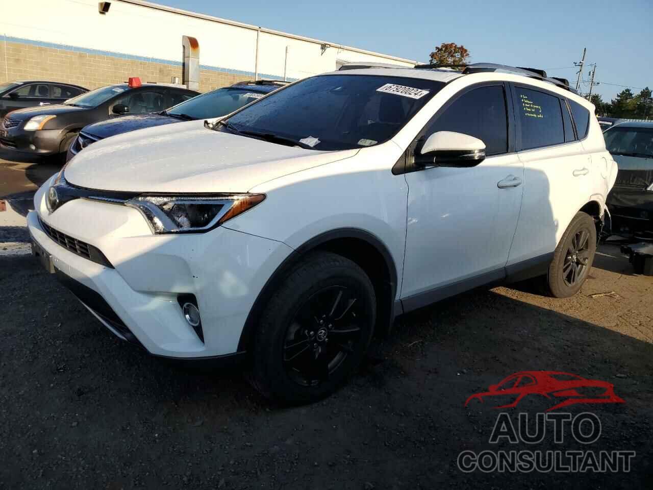 TOYOTA RAV4 2018 - JTMRFREV1JJ240068