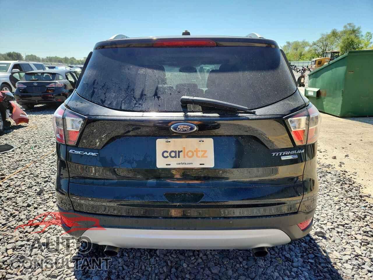 FORD ESCAPE 2017 - 1FMCU9J99HUE98718
