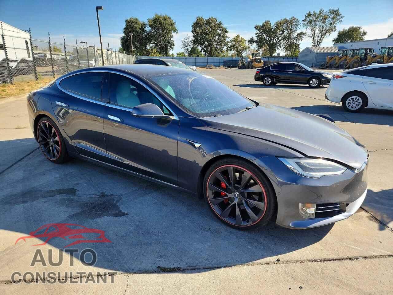 TESLA MODEL S 2020 - 5YJSA1E45LF400360